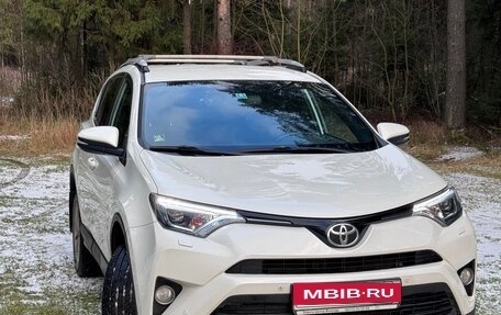 Toyota RAV4, 2017 год, 2 550 000 рублей, 1 фотография