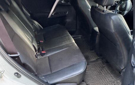 Toyota RAV4, 2017 год, 2 550 000 рублей, 4 фотография