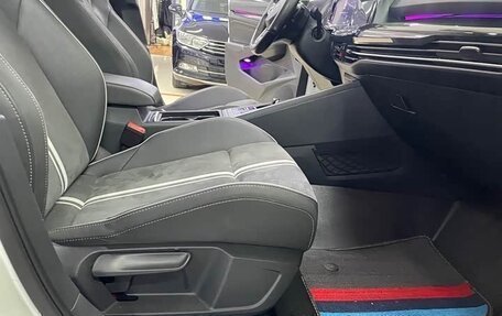 Volkswagen Golf VIII, 2022 год, 1 550 000 рублей, 15 фотография