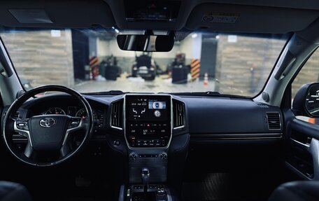 Toyota Land Cruiser 200, 2020 год, 9 000 000 рублей, 6 фотография