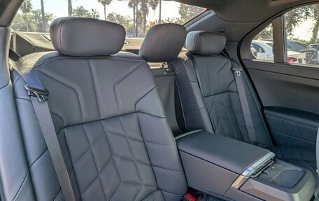 BMW 7 серия, 2024 год, 11 986 500 рублей, 16 фотография