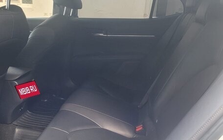 Toyota Camry, 2019 год, 2 850 000 рублей, 1 фотография