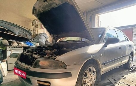 Mitsubishi Carisma I, 2003 год, 120 000 рублей, 1 фотография