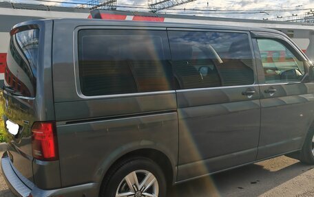 Volkswagen Multivan T6 рестайлинг, 2021 год, 8 550 000 рублей, 3 фотография