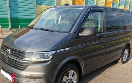 Volkswagen Multivan T6 рестайлинг, 2021 год, 8 550 000 рублей, 2 фотография