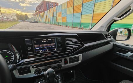 Volkswagen Multivan T6 рестайлинг, 2021 год, 8 550 000 рублей, 24 фотография