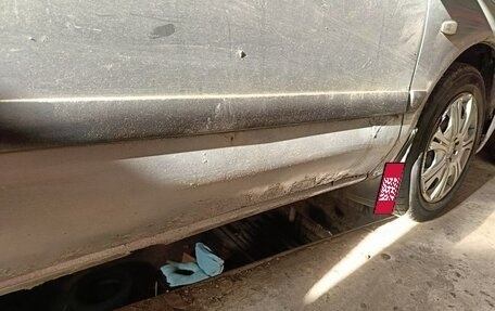 Mitsubishi Carisma I, 2003 год, 120 000 рублей, 8 фотография