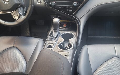 Toyota Camry, 2019 год, 2 850 000 рублей, 8 фотография