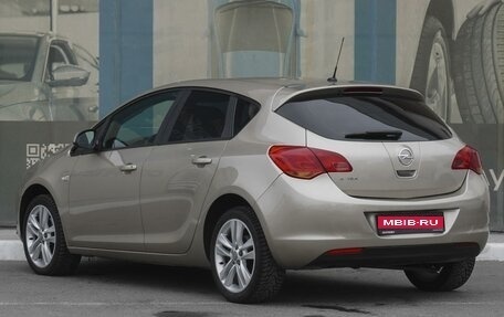 Opel Astra J, 2011 год, 619 000 рублей, 2 фотография