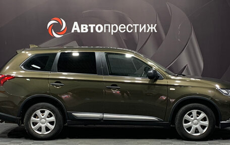 Mitsubishi Outlander III рестайлинг 3, 2018 год, 1 760 000 рублей, 4 фотография