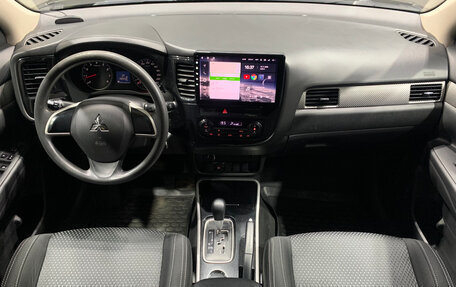 Mitsubishi Outlander III рестайлинг 3, 2018 год, 1 760 000 рублей, 9 фотография