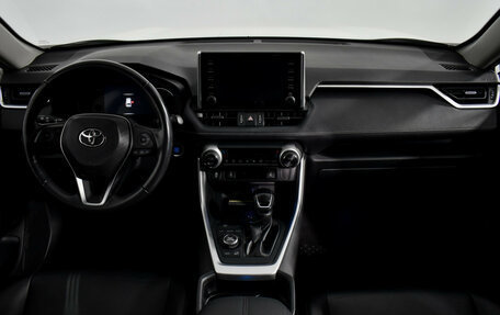 Toyota RAV4, 2020 год, 3 499 000 рублей, 11 фотография