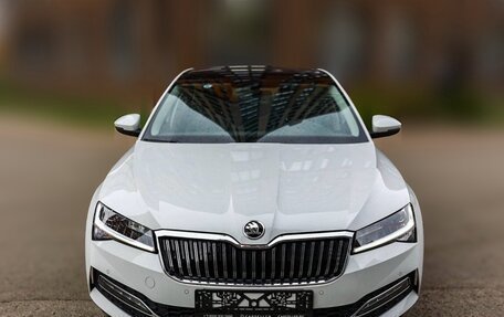 Skoda Superb III рестайлинг, 2025 год, 2 750 000 рублей, 2 фотография