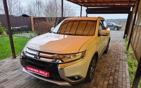 Mitsubishi Outlander III рестайлинг 3, 2016 год, 1 700 000 рублей, 4 фотография