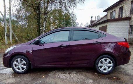 Hyundai Solaris II рестайлинг, 2011 год, 600 000 рублей, 2 фотография