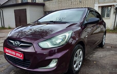 Hyundai Solaris II рестайлинг, 2011 год, 600 000 рублей, 8 фотография