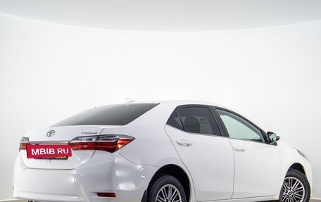 Toyota Corolla, 2018 год, 1 829 000 рублей, 5 фотография