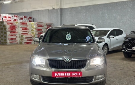 Skoda Superb III рестайлинг, 2012 год, 1 095 000 рублей, 2 фотография