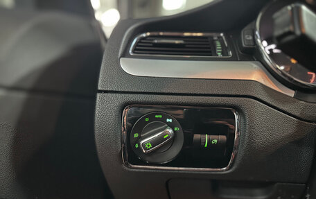 Skoda Superb III рестайлинг, 2012 год, 1 095 000 рублей, 22 фотография