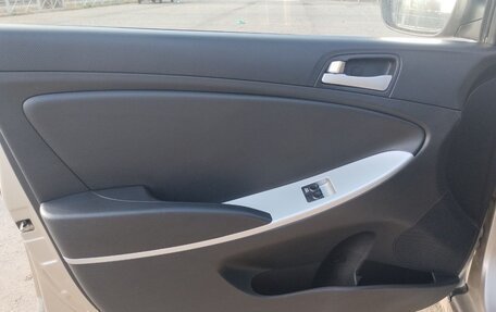 Hyundai Solaris II рестайлинг, 2011 год, 695 000 рублей, 15 фотография