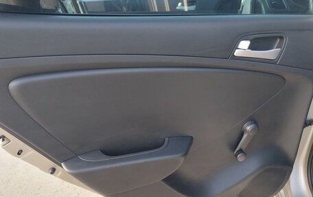 Hyundai Solaris II рестайлинг, 2011 год, 695 000 рублей, 12 фотография