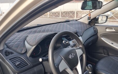 Hyundai Solaris II рестайлинг, 2011 год, 695 000 рублей, 11 фотография