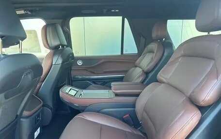 Lincoln Navigator, 2025 год, 16 083 000 рублей, 30 фотография