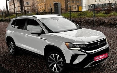Volkswagen Taos, 2021 год, 1 600 000 рублей, 24 фотография