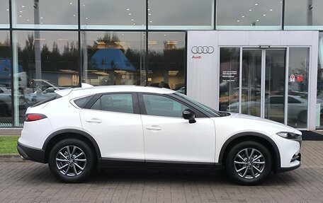 Mazda CX-4, 2023 год, 2 990 000 рублей, 4 фотография