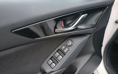 Mazda CX-4, 2023 год, 2 990 000 рублей, 39 фотография