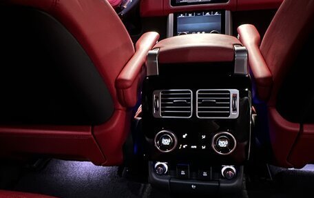 Land Rover Range Rover IV рестайлинг, 2021 год, 15 990 000 рублей, 11 фотография