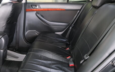 Toyota Avensis III рестайлинг, 2006 год, 929 000 рублей, 21 фотография