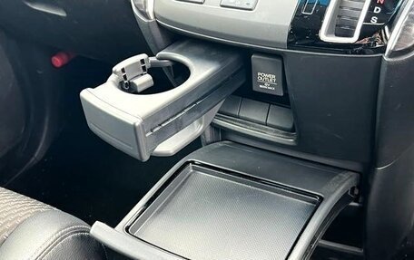 Honda Stepwgn IV, 2021 год, 2 310 000 рублей, 14 фотография