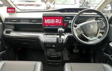 Honda Stepwgn IV, 2021 год, 2 310 000 рублей, 7 фотография