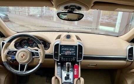 Porsche Cayenne III, 2018 год, 4 990 000 рублей, 8 фотография