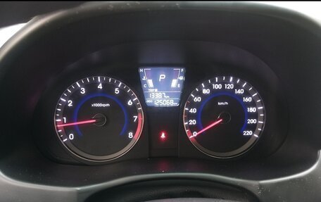 Hyundai Solaris II рестайлинг, 2012 год, 850 000 рублей, 6 фотография