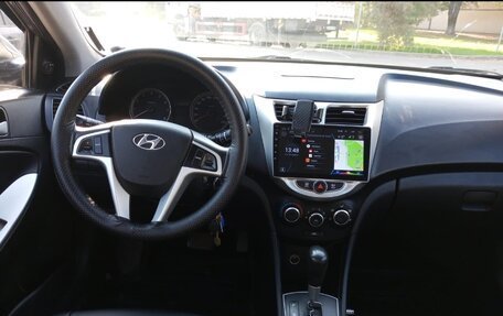 Hyundai Solaris II рестайлинг, 2012 год, 850 000 рублей, 5 фотография