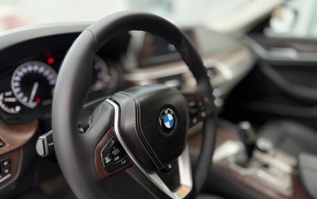 BMW 5 серия, 2019 год, 2 690 000 рублей, 14 фотография