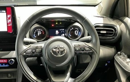 Toyota Yaris Cross, 2022 год, 1 520 121 рублей, 4 фотография
