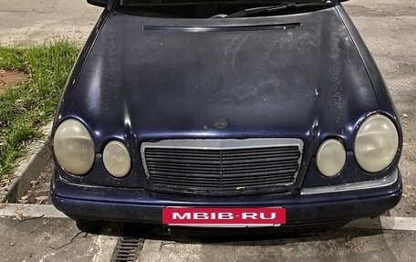 Mercedes-Benz E-Класс, 1999 год, 250 000 рублей, 2 фотография