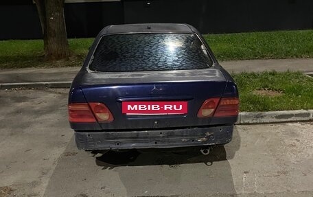 Mercedes-Benz E-Класс, 1999 год, 250 000 рублей, 4 фотография