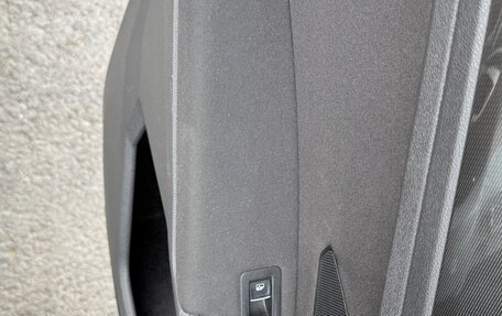 Volkswagen Tiguan II, 2019 год, 2 230 000 рублей, 12 фотография