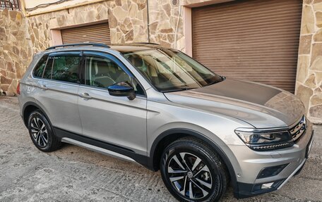 Volkswagen Tiguan II, 2020 год, 2 850 000 рублей, 2 фотография