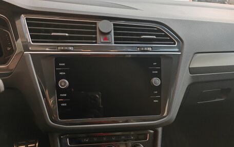 Volkswagen Tiguan II, 2020 год, 2 850 000 рублей, 12 фотография