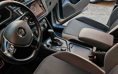 Volkswagen Tiguan II, 2020 год, 2 850 000 рублей, 19 фотография