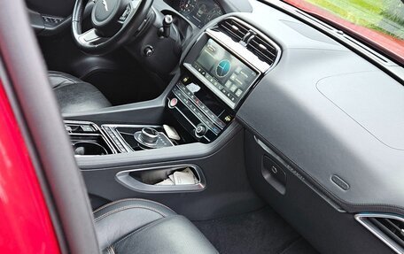 Jaguar F-Pace, 2019 год, 3 500 000 рублей, 15 фотография