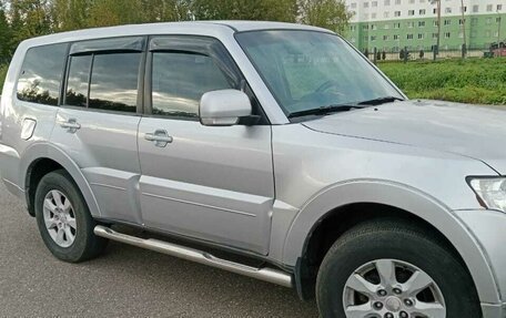 Mitsubishi Pajero IV, 2011 год, 1 550 000 рублей, 2 фотография