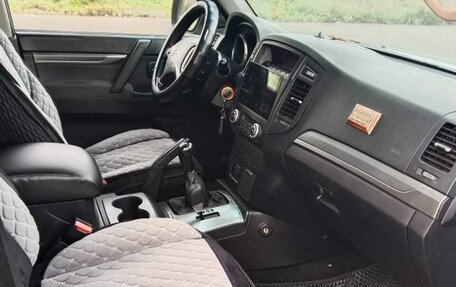 Mitsubishi Pajero IV, 2011 год, 1 550 000 рублей, 4 фотография