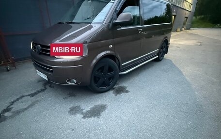 Volkswagen Caravelle T5, 2013 год, 2 100 000 рублей, 19 фотография