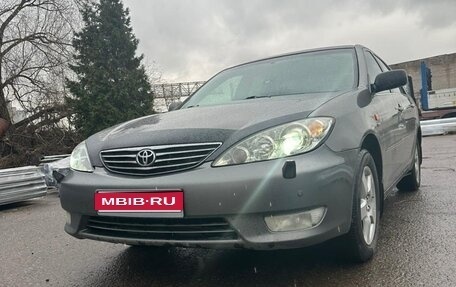 Toyota Camry V40, 2005 год, 650 000 рублей, 1 фотография